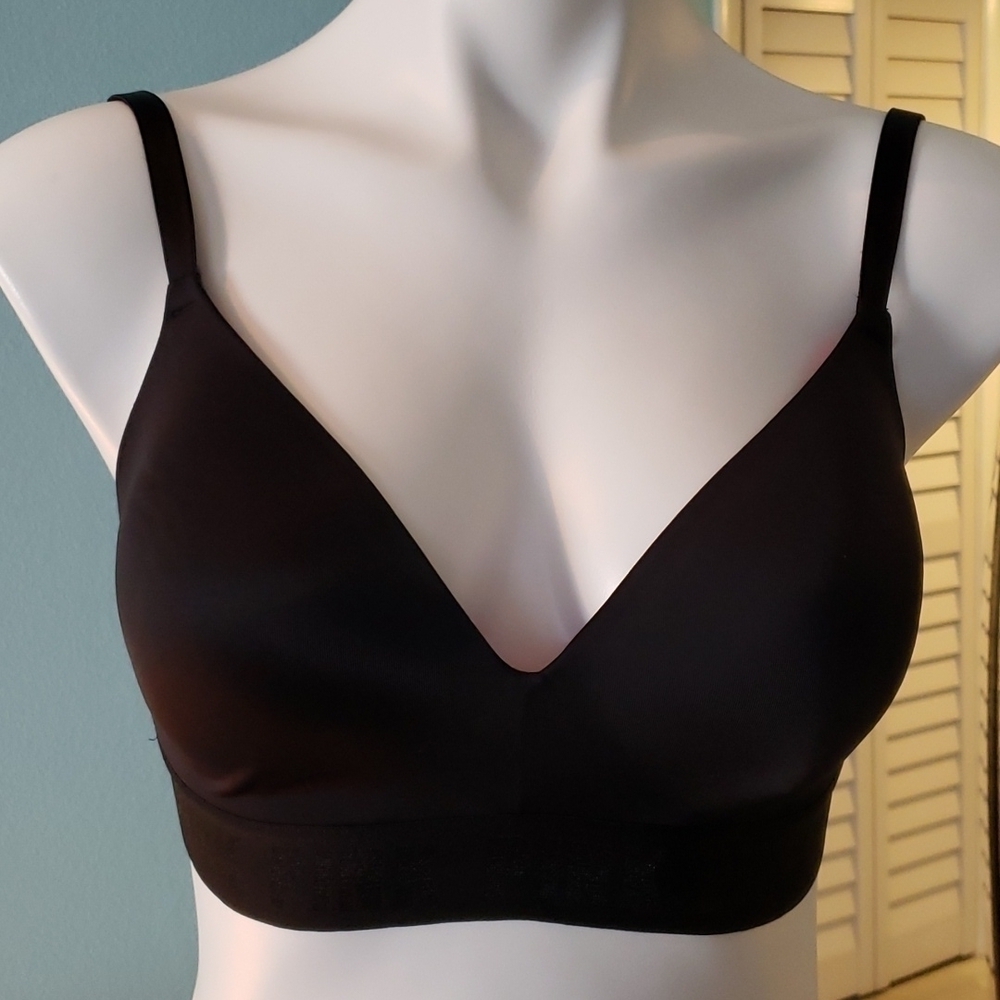 PINK WEAR EVERYWHERE WIRELESS BRA